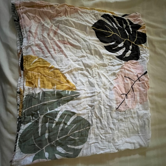 Sweet Sweet Honey Hawaii Bamboo/Cotton Swaddle - Picture 4 of 7